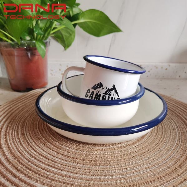 Eco Friendly White Enamel Dinnerware Set With 304 Stainless Steel Rolled Edge Rim