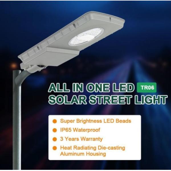 Монокристаллическая панель 100 Вт Солнечные светодиодные уличные фонари 17000 мм Высокая яркость