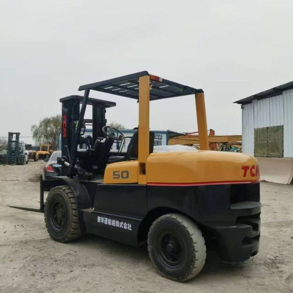 Used Yellow TCM 5-Ton Diesel Forklift with Container Mast and Advanced Hydraulic System for Efficient Stacking