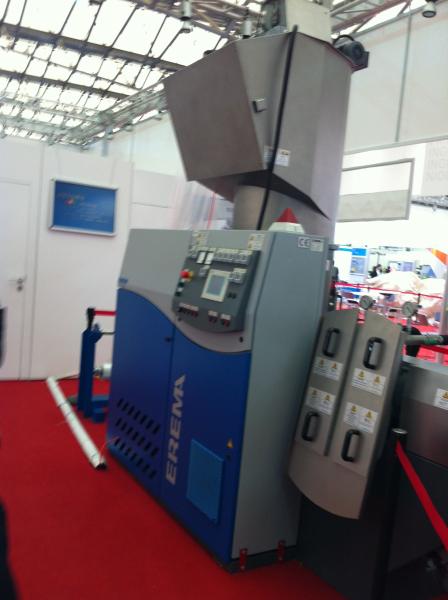 Strand Cutting Plastic Recycling Equipment PP Woven Bags Non Woven Jumbo Bags Granulator