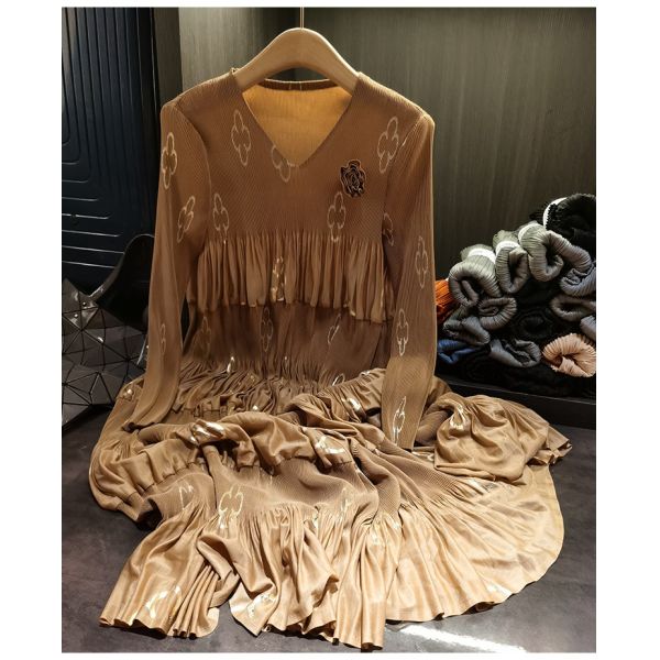 Autumn Casual Mid-Length Ruched Dress for Plus Size Moms Loose Fit Printed Chiffon Solid Style Floor-Length Dress