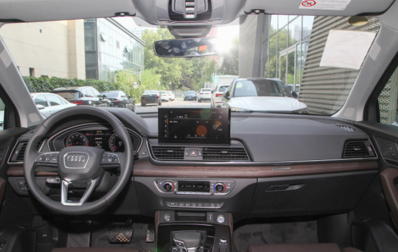 AUDI Q5L 2022 изменило средство мест SUV двери 5 варианта 5 спорт версии 45T роскошное
