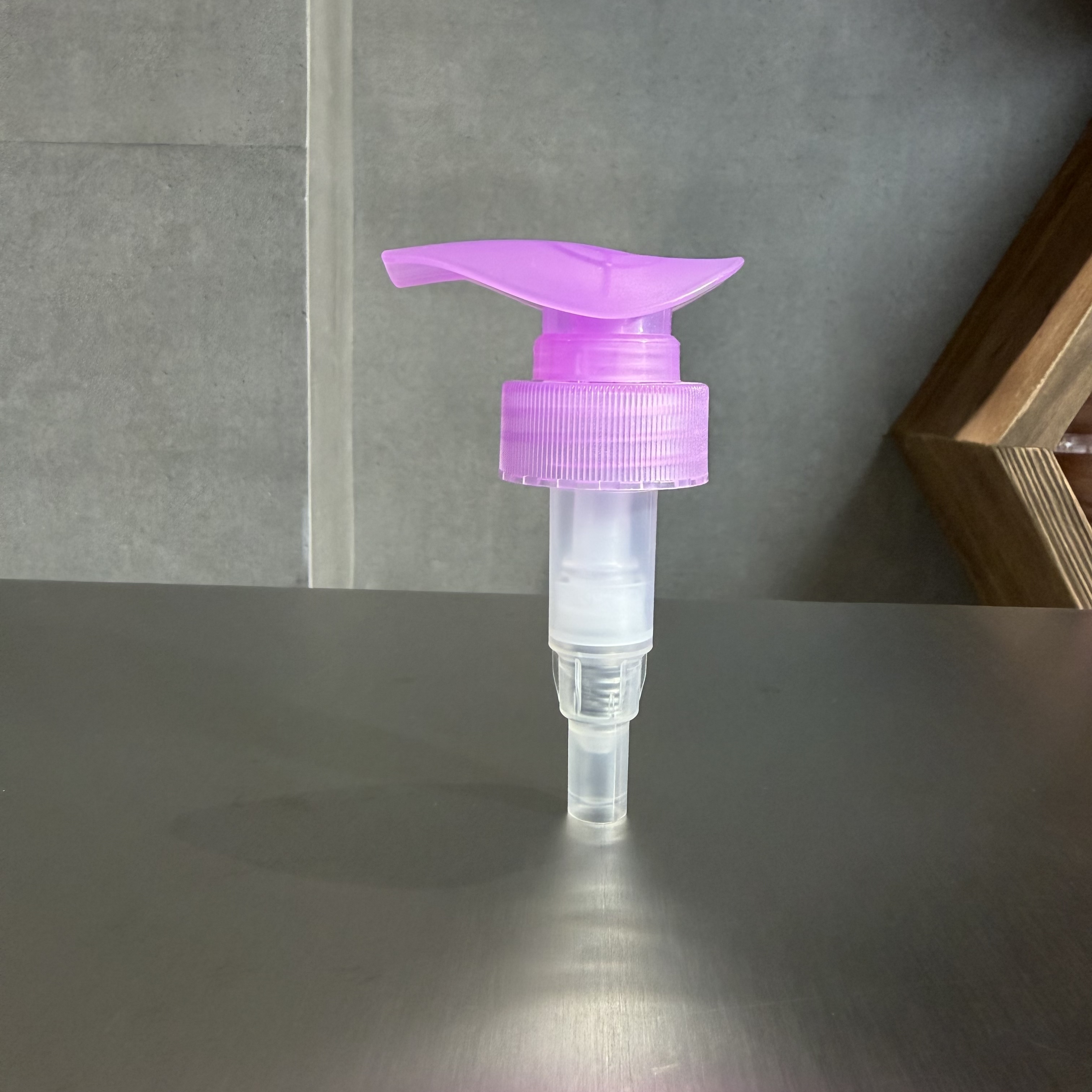 28/410 33/410mm plastic dispenser lotion pump screw pump