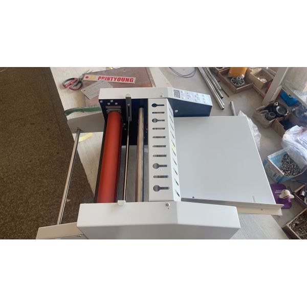 RD-V370FS Intelligent Computerized Paper Film Laminating Machine with Motor 110V/220V 1-3m/min 340mm Max Width