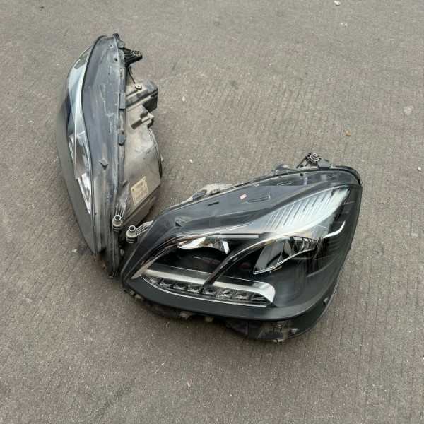 New High Quality E SeriesW212front Left and Right LED Headlights Daily Running Light High Light Distance Light for Mercedes-Benz