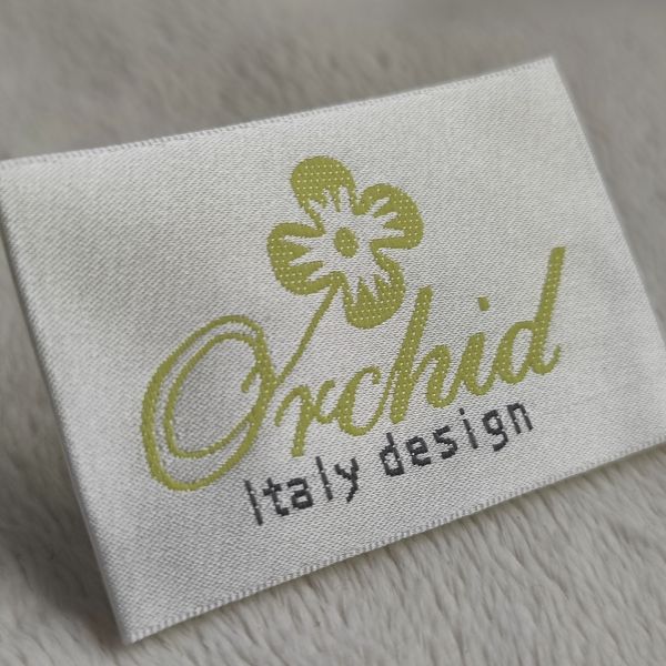 Manufacturer OEM ODM  Embossed Soft Woven Labels Woven Logo Tag Neck Labels for Garment Use