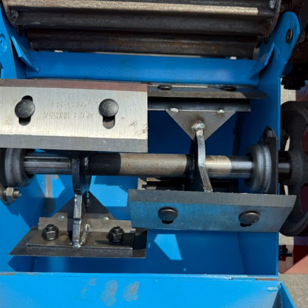 Iron Agricultural Chaff Cutter 1000kg/H Output Grass Chopper Machine For Animal Feed