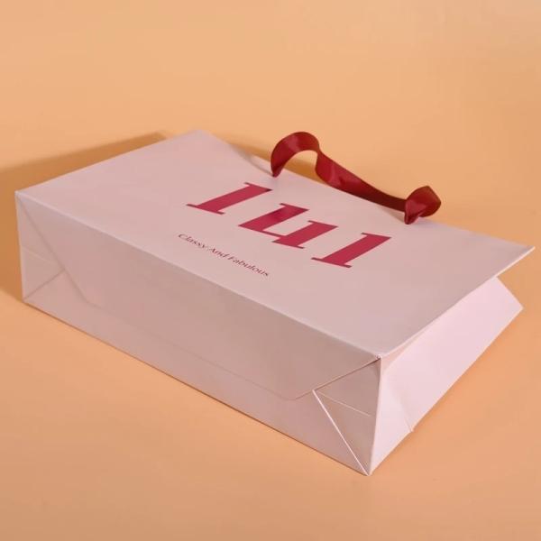 Custom Clothing Packaging Black Kraft Paper Bag with Logo and Recyclable Handle Types