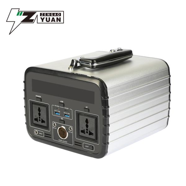 Portos solares rápidos das tomadas da C.A. do gerador 110V da carga 600W/C.C.