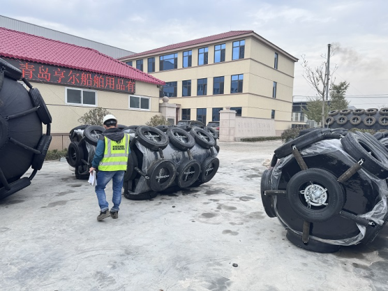 Морской плавучий док Пенообразованный твердый материал EVA для защиты лодок