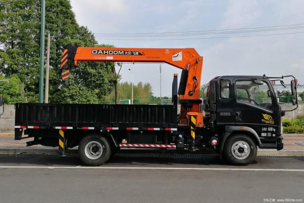 Sinotruk HOWO 4X2 Grue montée sur camion 154 chevaux Euro 3