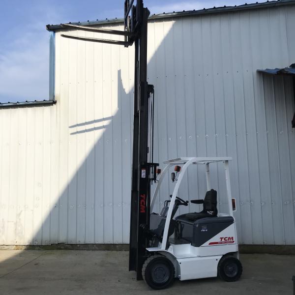 Ready Prepared TCM 1.5T Diesel Gas Engine Forklift 1.5 Ton Capacity Low Oil Safety Made In Japan For Retail Industries