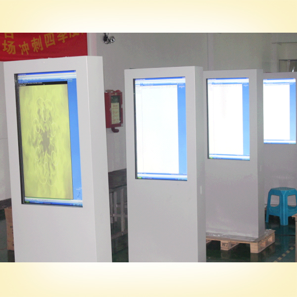 Windproof 2000 Nits Outdoor Digital Signage , Digital Advertising Screens For Bus Station