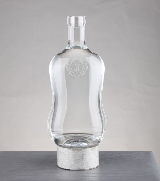 Industrial Beverage 250ml 500ml 750ml Flat Whisky Bottle Glass with Screw Cap