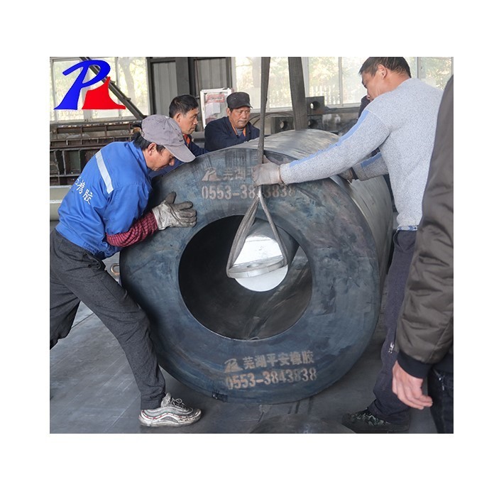 CCS.BV.ABS.SGS Certified Black Grey Cylindrical Tug Boat Rubber Fender for Wuhu Anhui