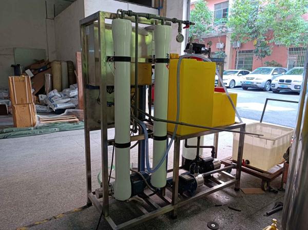 Portable 1500GPD RO Seawater Desalination System Water Filter Machine 2000 To 5000 liters Per Day