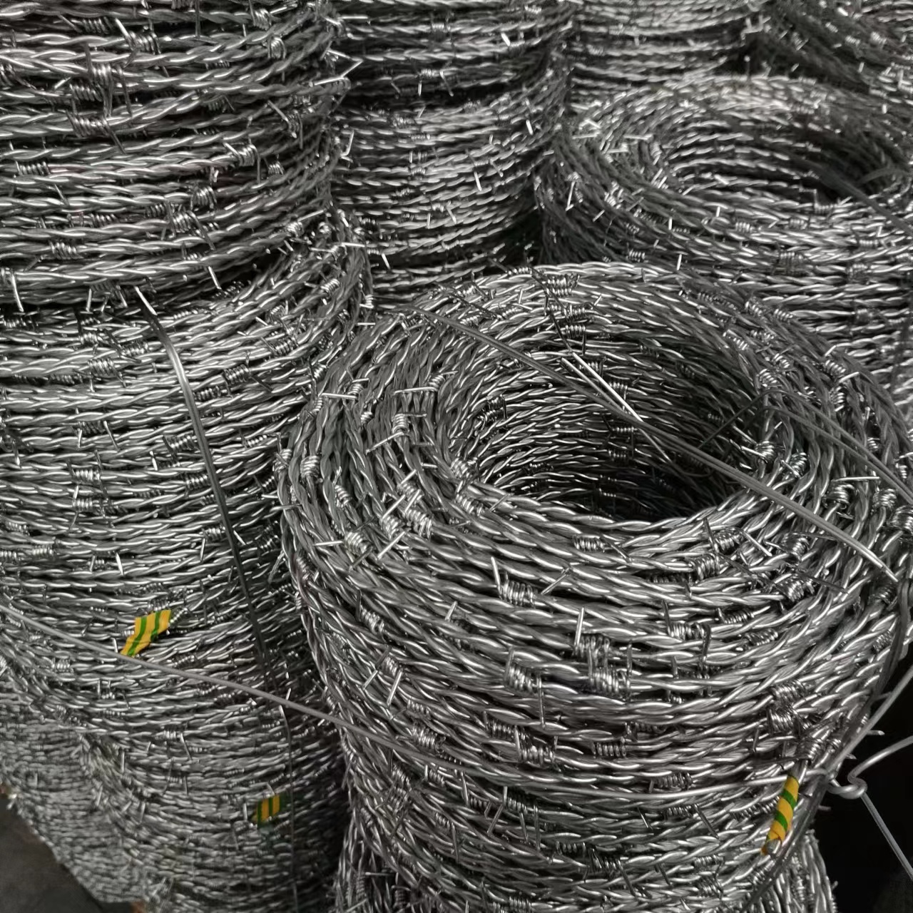 2.5mm Galvanized Anti Climb Barbed Razor Wire for Protective Construction