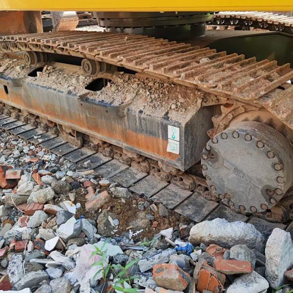 Japanese Imported Original Used Komatsu PC220-8 Excavator 110kw Rated Power 400L Fuel Tank