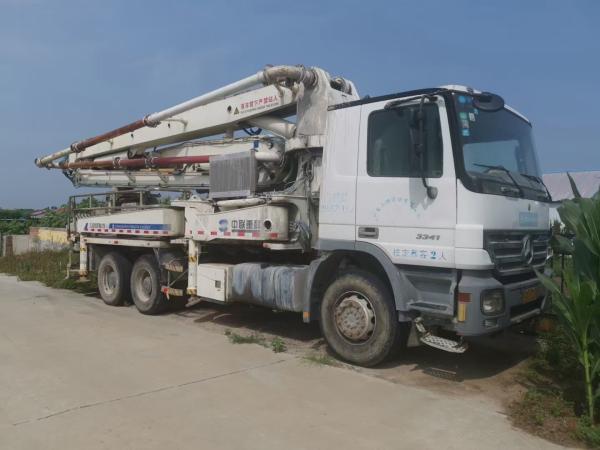 Location pompe à béton blanche Zoomlion 38m machine de construction d'occasion en bon état