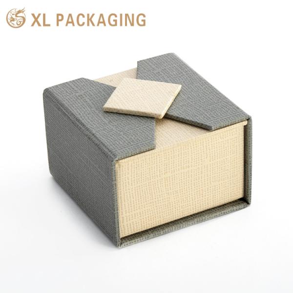 Custom V-Cut Double Door Magnetic Jewelry Gift Box with 2mm Rigid Board and Textured Specialty Paper for Ring Necklace Earring Bracelet
