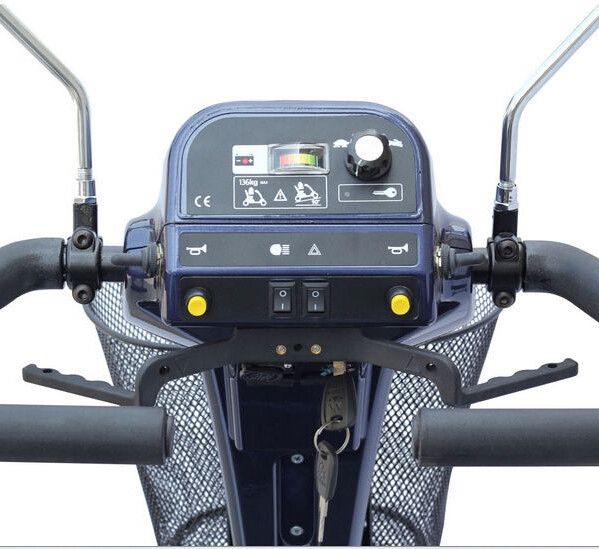 12 Inch 4 Wheel Drive Electric Mobility Scooter 15km/h 860W 24V Adjustable