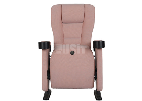 Складывая отлитые в форму ПУ места театра аудитории пены, посадочные места пресс-центра с большим держателем чашки