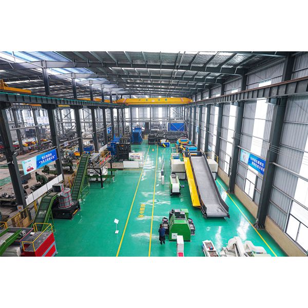 Heavy Duty Tire Shredder Machine with SKD11 Blade and 22 Power for Waste Tire Recycling