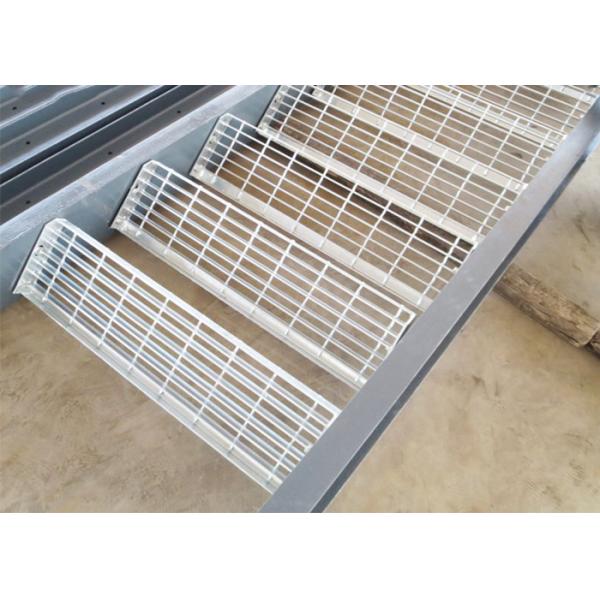 ISO9001 Rust Proof Catwalk Steel Grating 8*8mm Metal Grate For Driveway