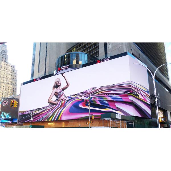 Pantalla LED de alta luminosidad en el exterior junto a la carretera con larga vida útil