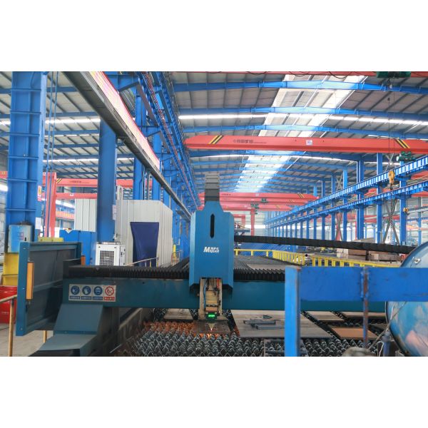 Steel Structural Fabrication with 50 Tons Load Capacity, ISO 9001 Certified and Galvanized Surface Treatment