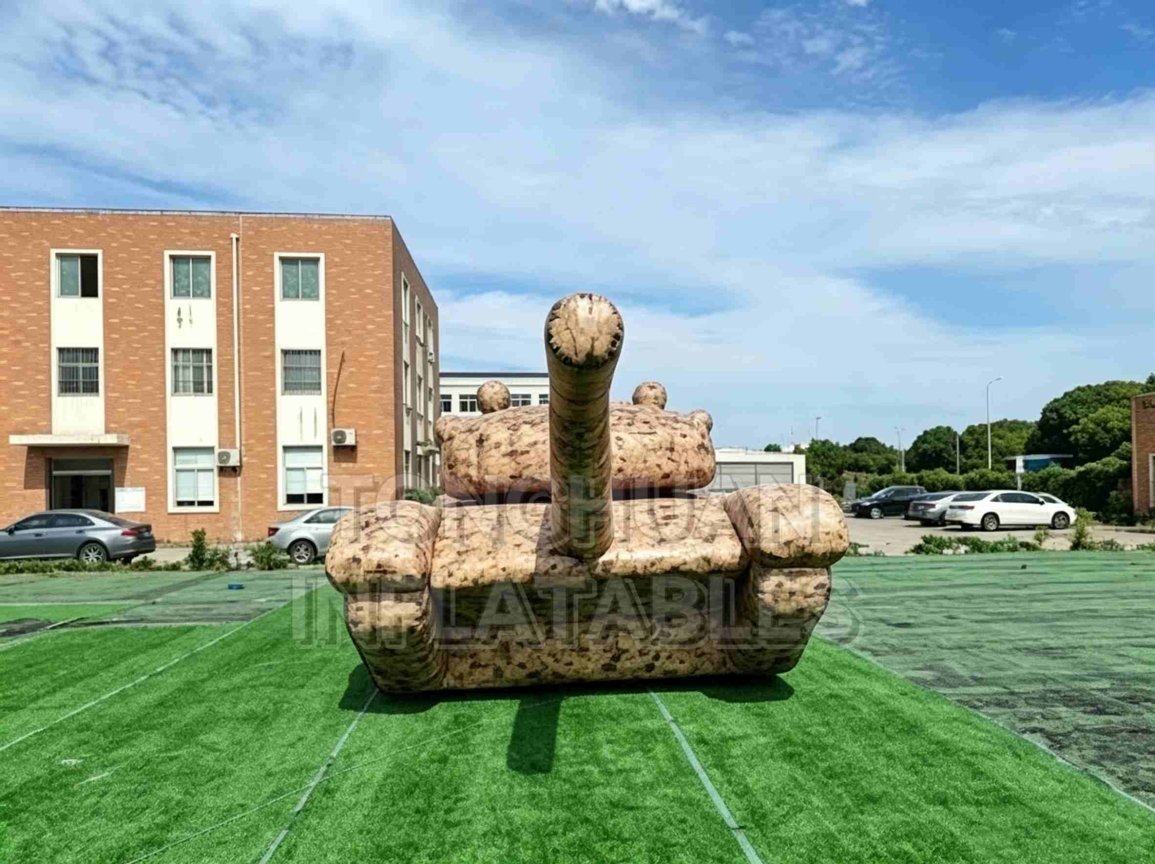 Custom Inflatable Tank Replica with Camouflage Printing Long Barrel and Tracked Vehicle Shape for Training Display Outdoor Drill Exhibition and Scenario Layout Projects