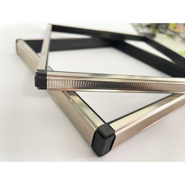 Warm edge spacers used in insulated glass offer good sealing and thermal insulation performance