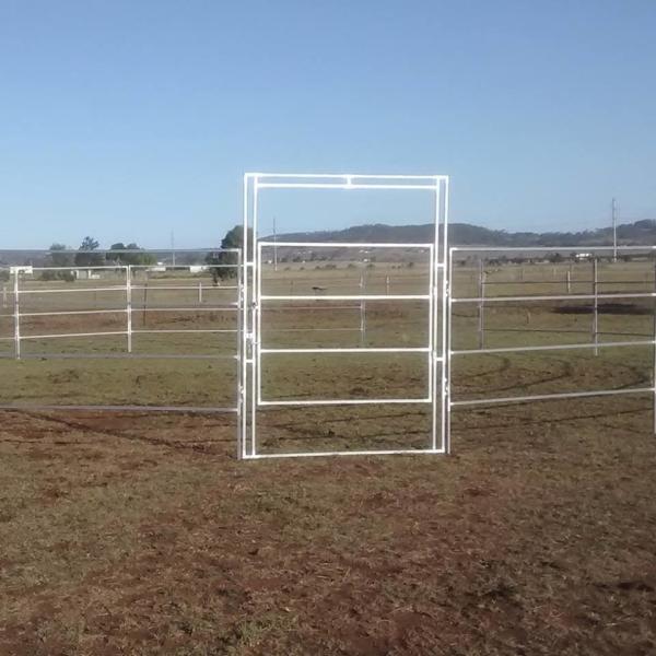 22 Portable Horse Stall Panels Inc Gate, Round Yard, Cattle Fences, Corral 15m Diameter