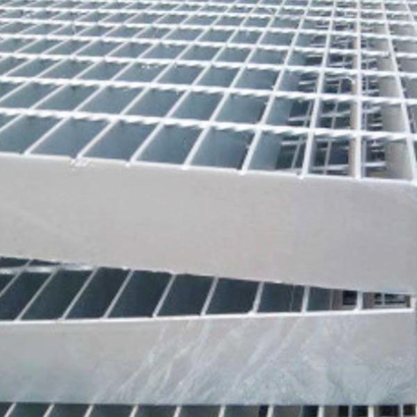 A espessura mergulho quente de 10 milímetros galvanizou a raspagem resistente da barra