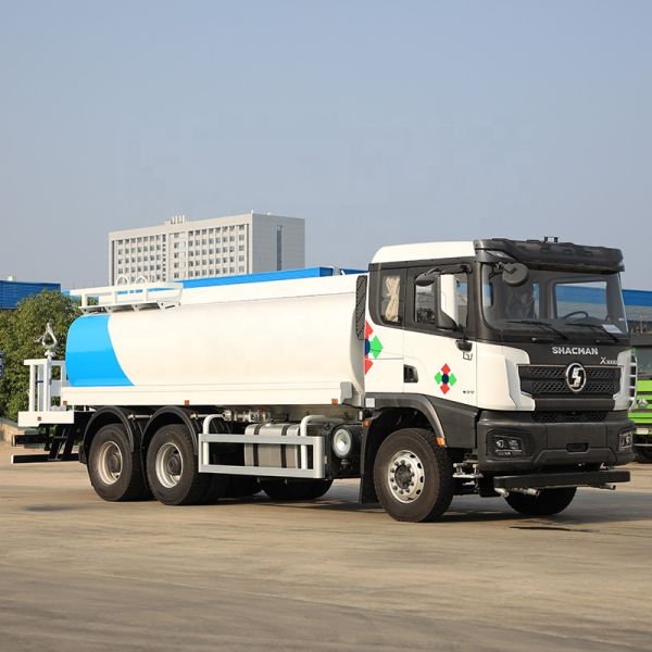 6x4 Large Green Sprinkler Truck Multi Functional Diesel Dust Suppression Road Watering Truck