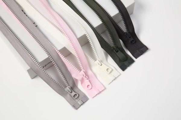 Garment Widely Use Resin #5 Plastic  Zippers In Black Pink Grey