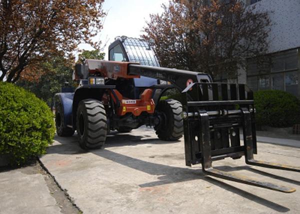 12500KG Operating Weight​ Telescoping Boom Forklift , 5 Ton 10M Extended Boom Forklift