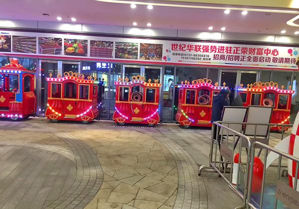 Amusement Electric Trackless Train 24 Seat 380V  Fiberglass Material