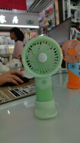 USB Charging, 400 Mah Battery, 5 Colors to Choose From, Can Be Placed on the Desk and Can Be Held Portable Handheld Small Fan