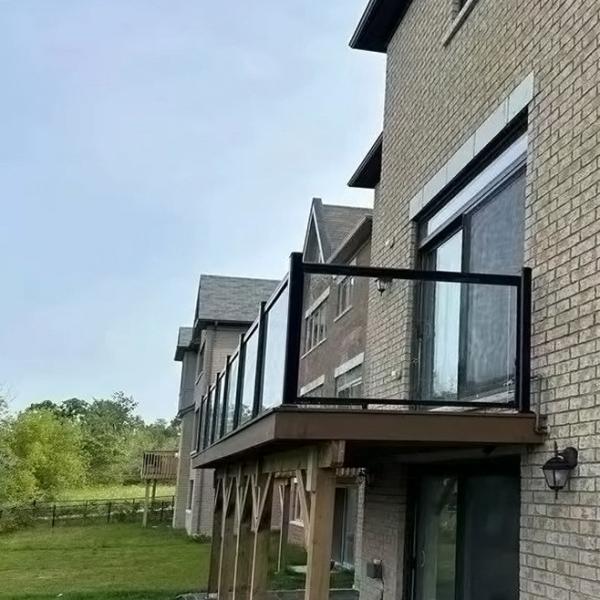 No Handrails Style Glass Railing Building EPDM Glass Panel Railing System