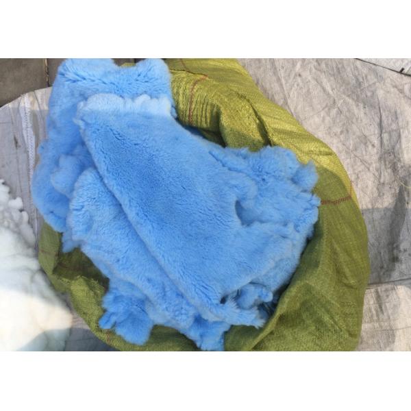 Pelos mullidos bronceados amistosos de Eco de Rex de la piel real auténtica del conejo para la materia textil casera