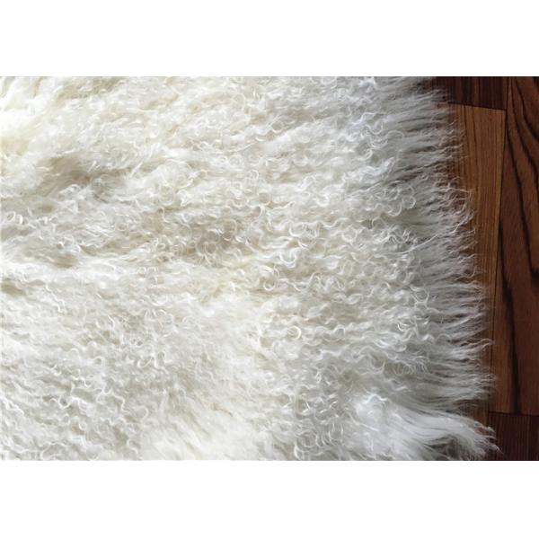 Браун покрасил прямоугольное монгольское мех половика овчины для фотографии младенца