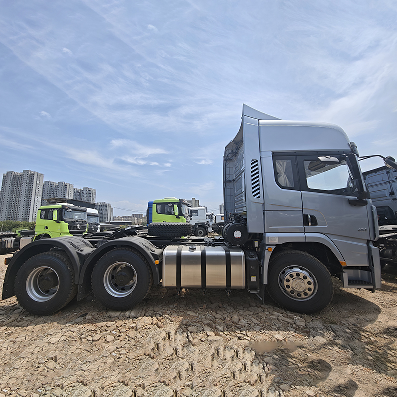 Shacman X3000 6×4 Tractor Truck 460HP Diesel Engine 600L Aluminum Alloy Fuel Tank for Heavy Duty Long Haul Transport