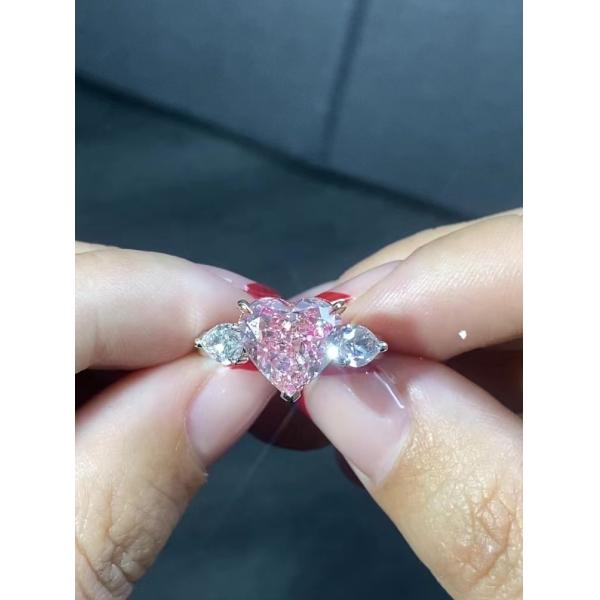 Диаманта сердца диаманта лаборатории дизайна ювелирных изделий аттестованное ювелирными изделиями кольцо с бриллиантом розового выполненное на заказ причудливое