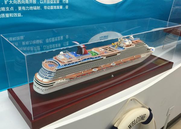 Scale 1:900 Outdoor Decoration Carnival Dream Cruise Ship Model With Alloy Diecast  Anchor Material
