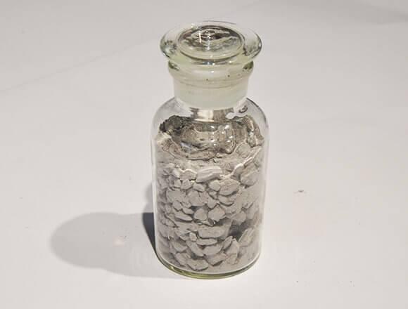 Alcaloide 2.2~2.4 G/Cm3 material Castable refratário de grande resistência resistente