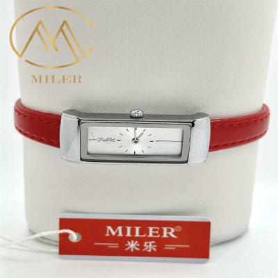 ML-111 Montre à poignet en quartz personnalisée en cuir pour les 18-45 ans