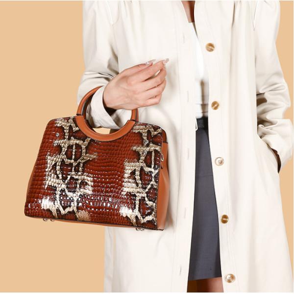 Large Capacity Women Shoulder Handbag Leopard Printed Fashionable Shoulder Bag