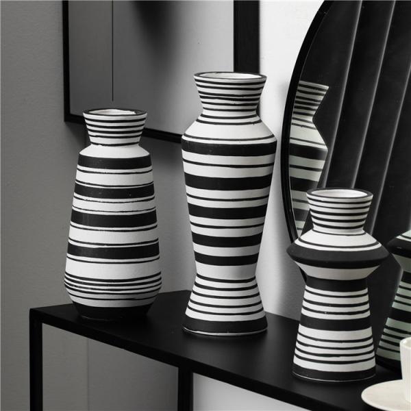 Nordic European Style Modern Stripe Home Decor Bud Vase Wedding Centerpiece Art Ornament Ceramic Vase For Flower