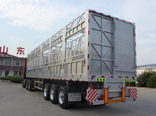 Air / Mechanical Suspension Animal Transport Fence Trailers For Livestock Customizable Durable